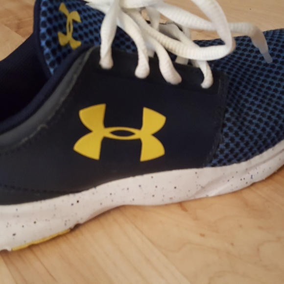 Under Armour Other - Under armour tennis shoes